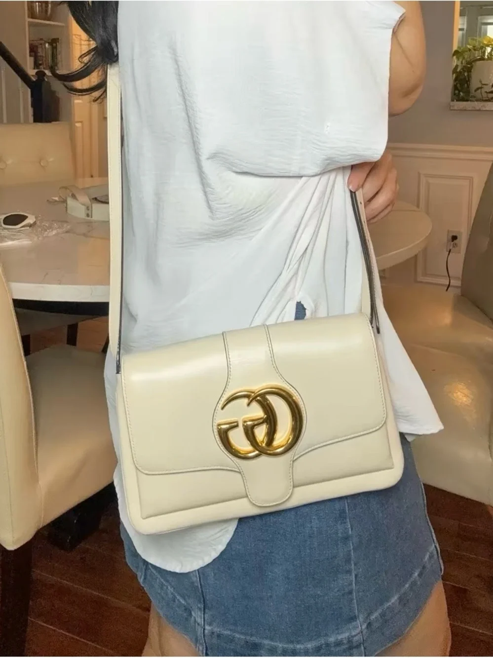Gucci Arli Small Leather Shoulder Bag – Gold Double G - Off-White - Picture 10 of 11